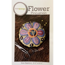 Flower pincushion par Sue...